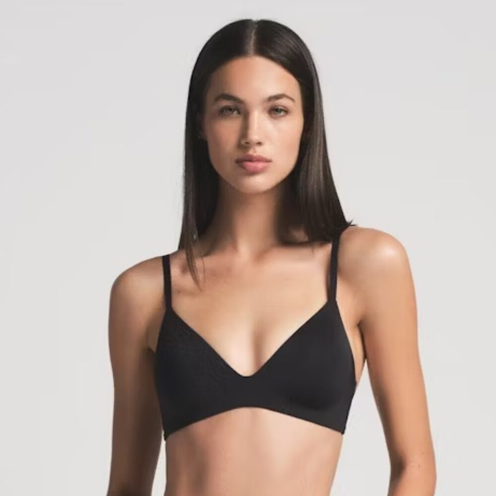NWT SKIMS Wireless Form T-Shirt Demi Bra